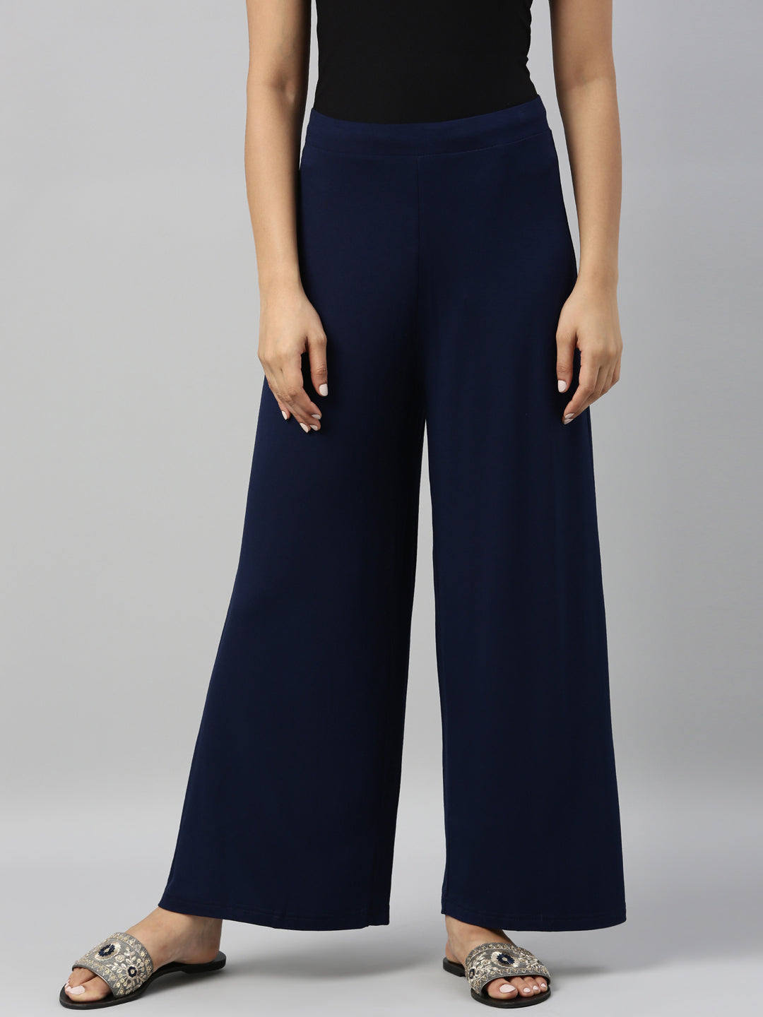 Women Solid Navy Viscose Mid Rise Knit Palazzos