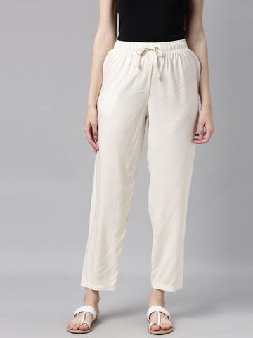 Women Solid Ecru Mid Rise Casual Pants