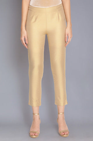 White Solid Slim Pants in Mid-rise