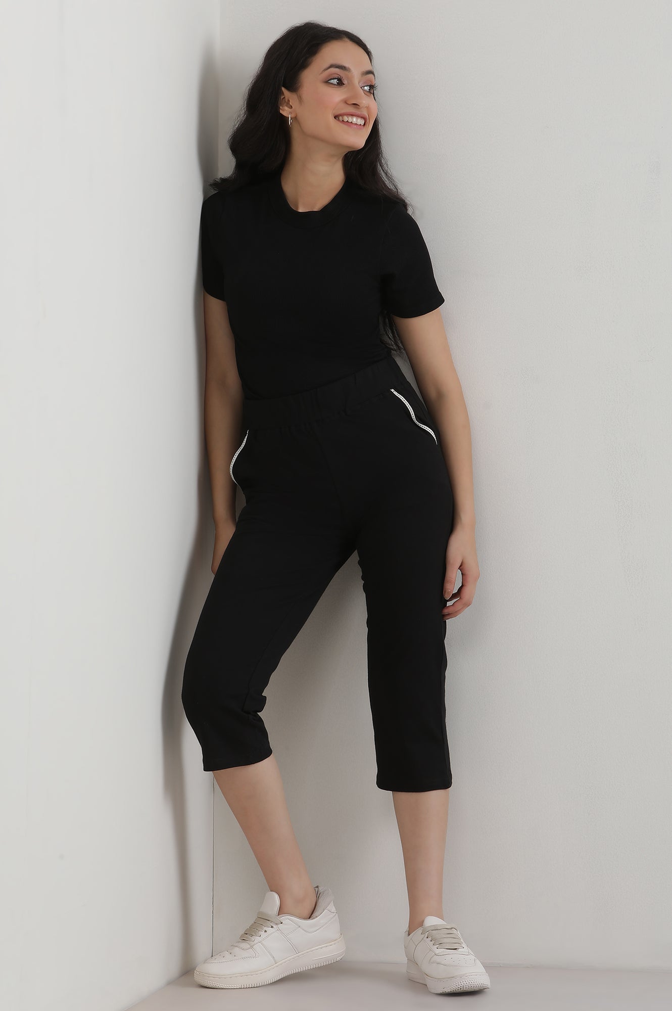 Black Solid Straight Fit Cotton Culottes With Slip On Closure