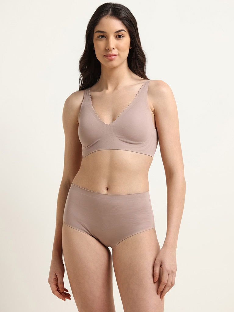 Wunderlove Beige Full-Leg Seamless Brief