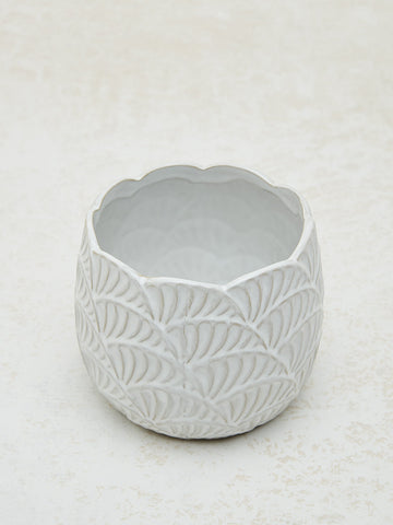 Westside Home White Scallop Textured Ceramic Planter