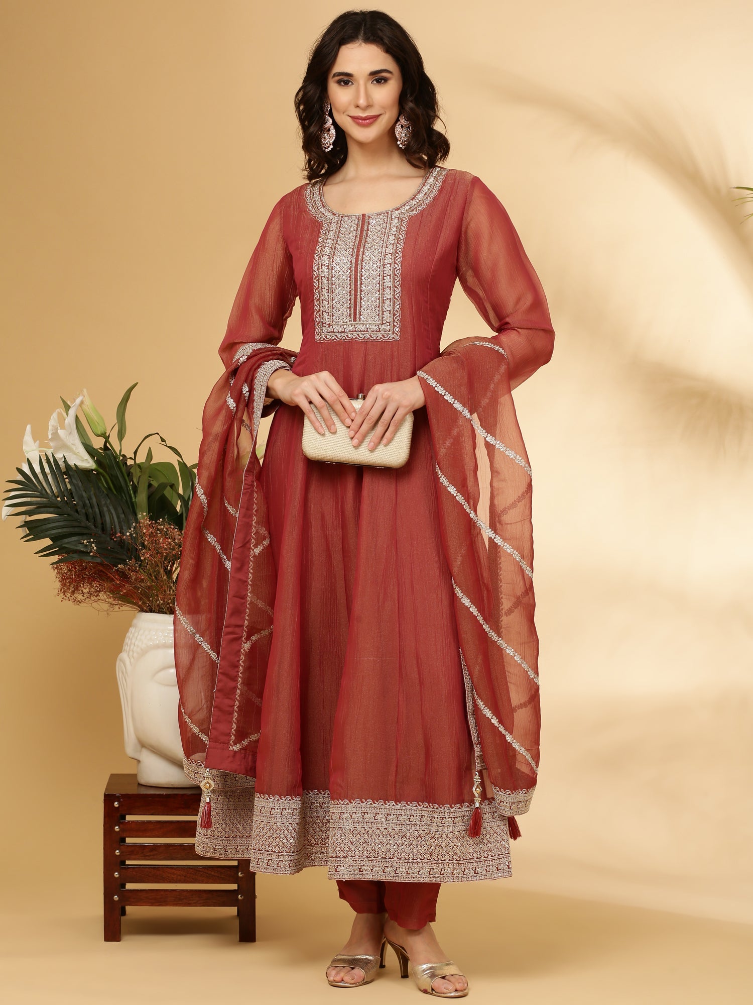 Gajari Tissue Three Piece Set