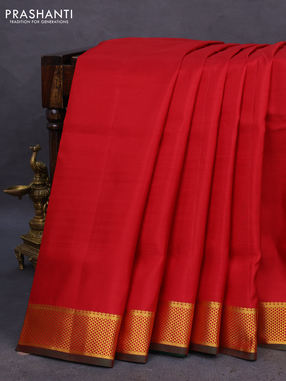 10 Yards silk saree maroon and green with plain body and zari woven border