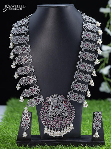 Oxidised haaram with pink kemp stone and pearl hangings