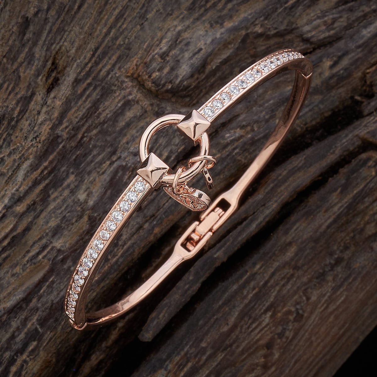 Zircon Kada 171199