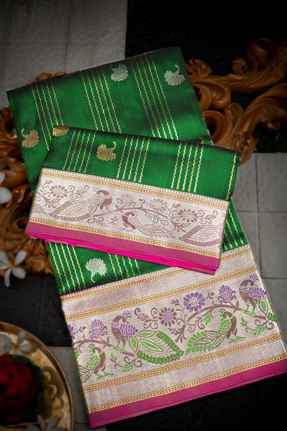 Varamahalakshmi Bottle Green & Magenta Venkatagiri Buttis Saree